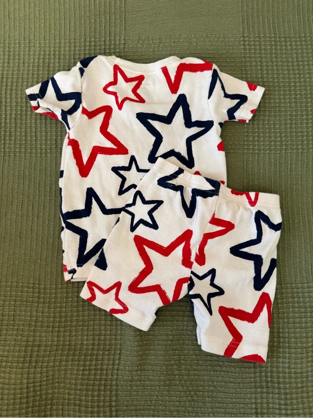 Carter’s 2pc Set in White, Red, & Navy Size 18 Months